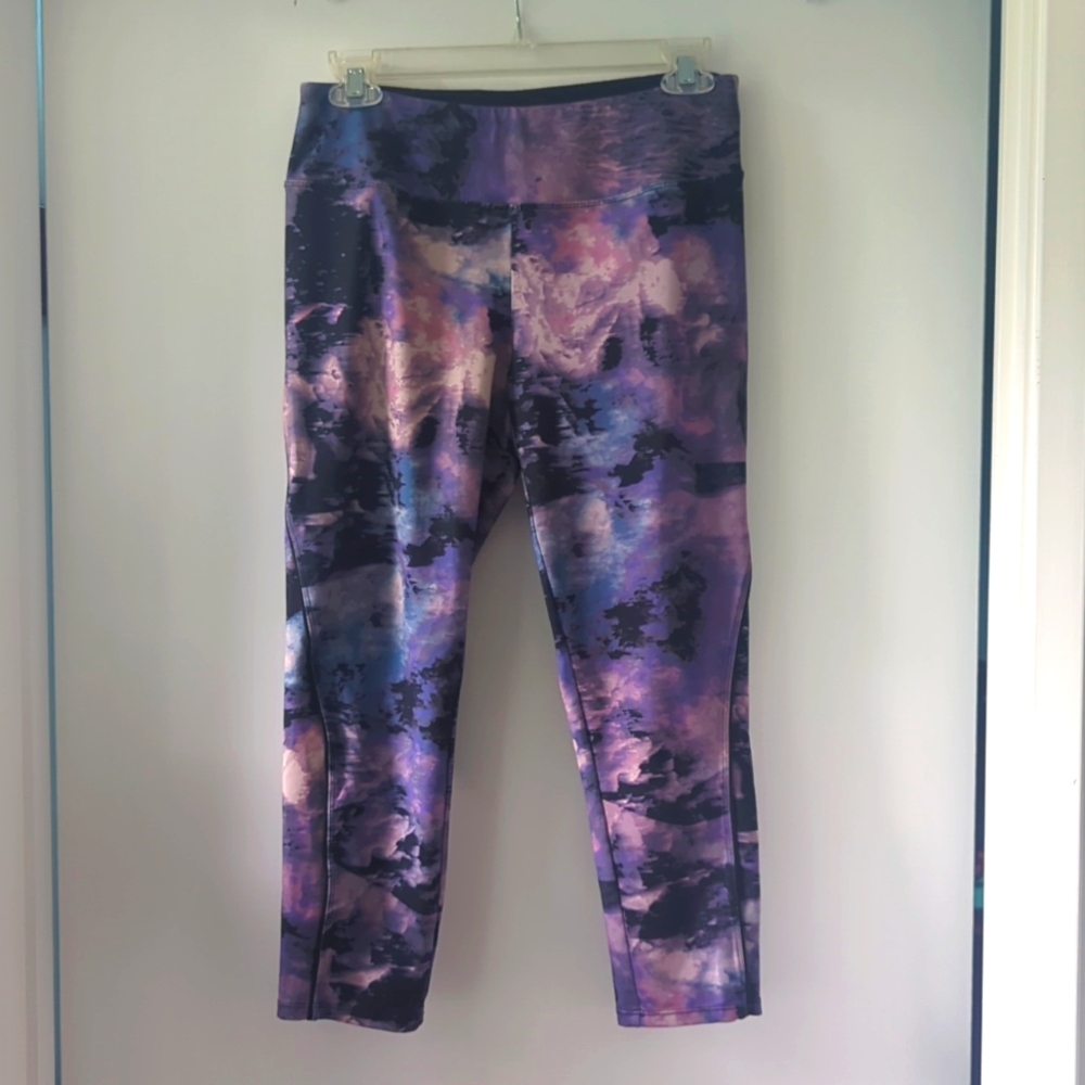 GORGEOUS Simply Vera athletic leggings, size S